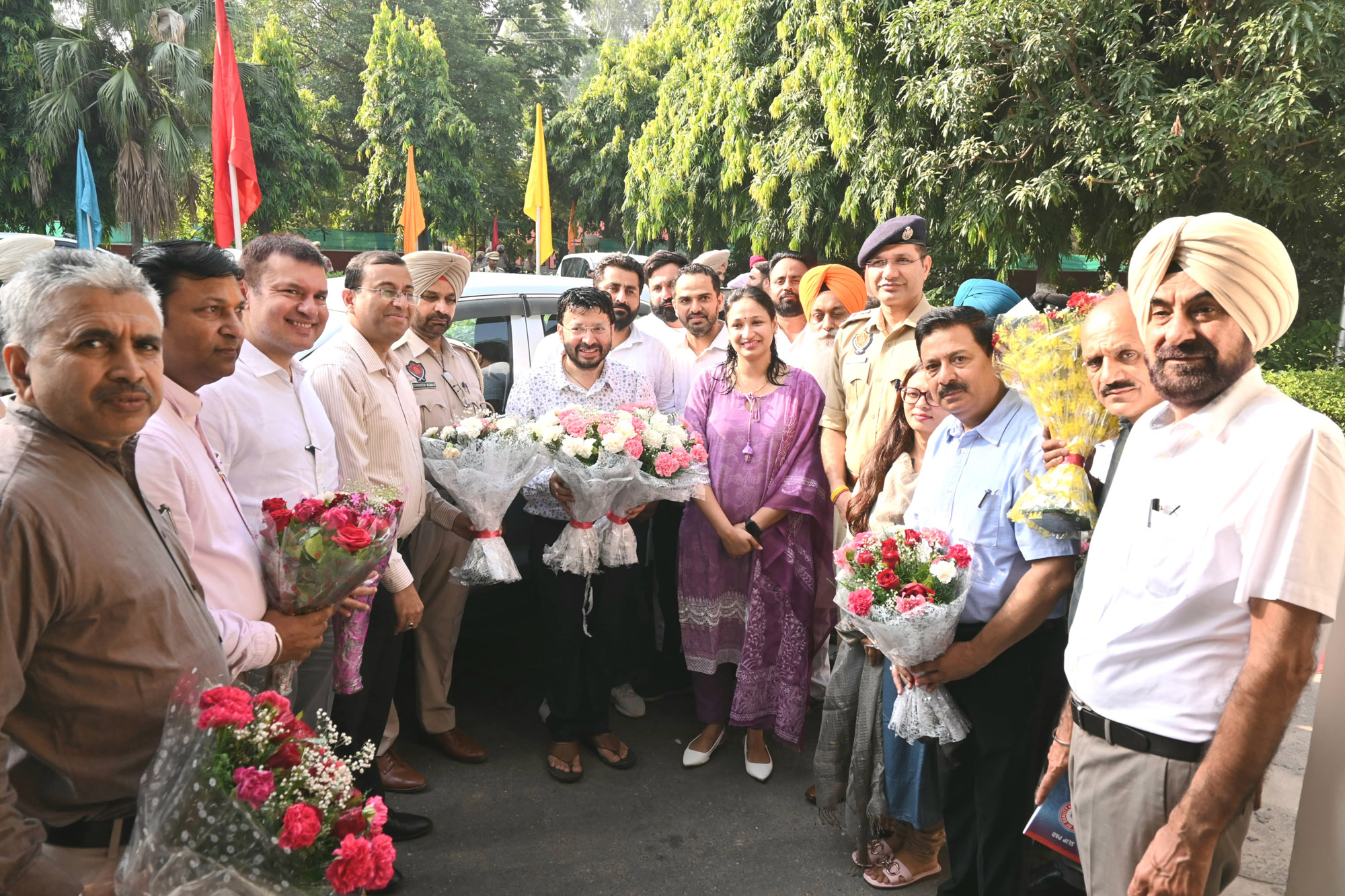 Newly appointed Cabinet Minister Dr. Ravjot Singh was welcomed with a guard of honor in Hoshiarpur.